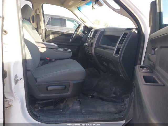 1C6RR7KT6JS289556 RAM 1500 Tradesman 4x4 5&#039;7 Box