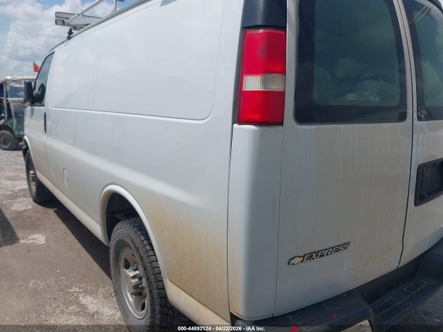 Chevrolet Express 2500 Work Van 2019 1GCWGAFP7K1282277 Image 3