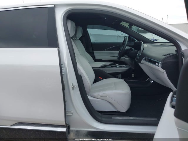 Продажа на аукционе авто 2024 Cadillac Lyriq Luxury W/1sd, vin: 1GYKPRRK8RZ137896, номер лота: 44892155