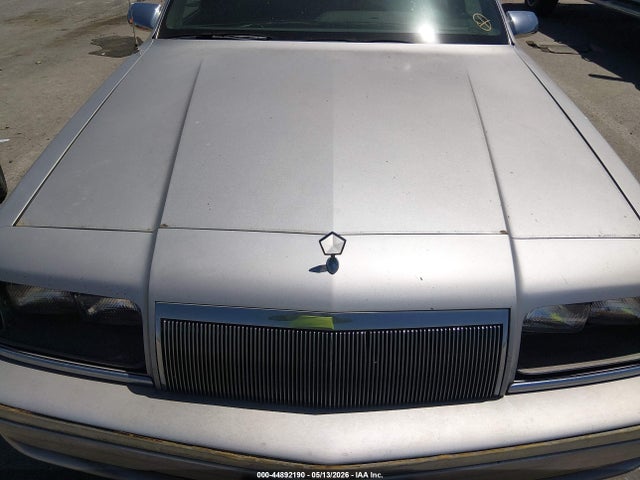 44892190 :رقم المزاد ، 1C3XV66R0PD127623 vin ، 1993 Chrysler New Yorker Fifth Avenue مزاد بيع