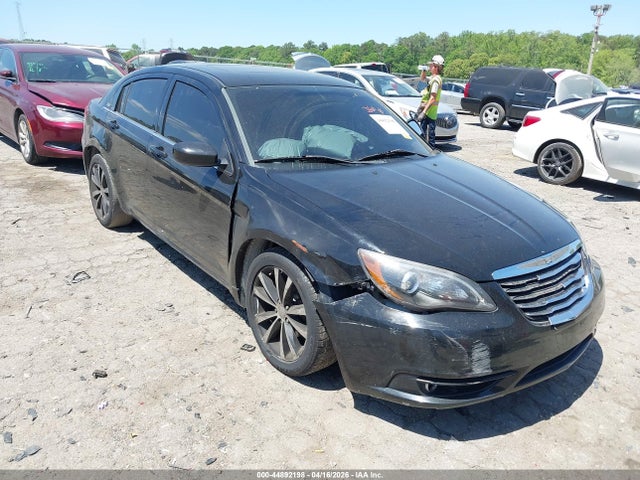 44892198 :رقم المزاد ، 1C3CCBBB6DN595836 vin ، 2013 Chrysler 200 Touring مزاد بيع