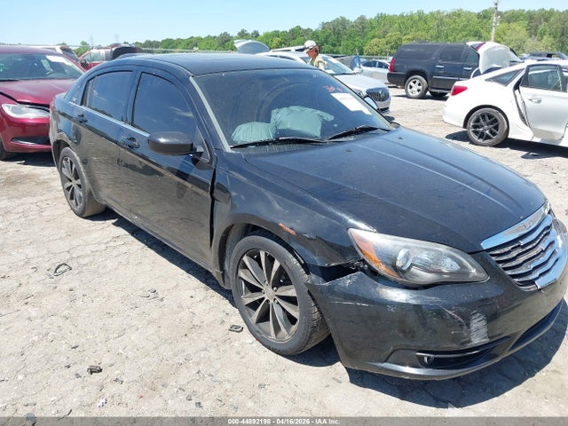 44892198 :رقم المزاد ، 1C3CCBBB6DN595836 vin ، 2013 Chrysler 200 Touring مزاد بيع
