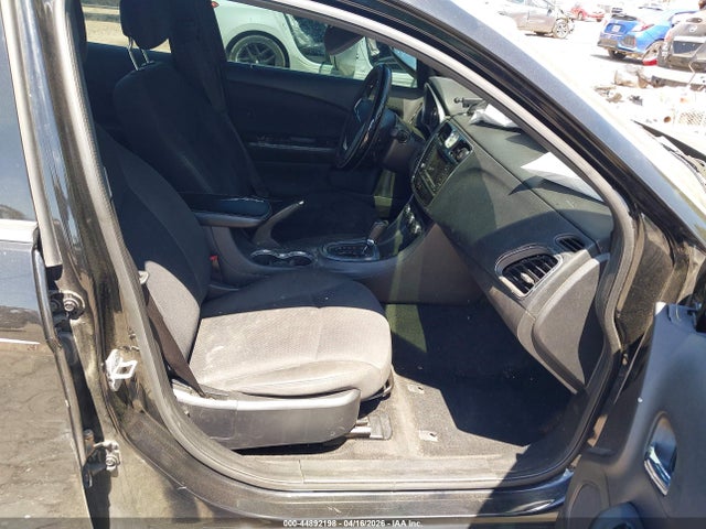 44892198 :رقم المزاد ، 1C3CCBBB6DN595836 vin ، 2013 Chrysler 200 Touring مزاد بيع