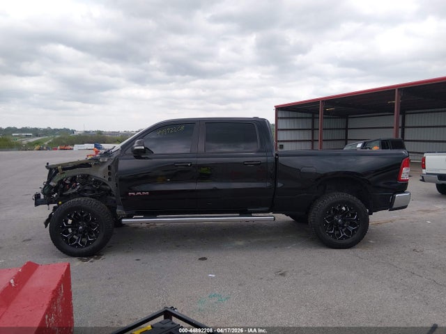 44892208 :رقم المزاد ، 1C6SRFMT3NN242434 vin ، 2022 Ram 1500 Big Horn  4x4 6'4 Box مزاد بيع