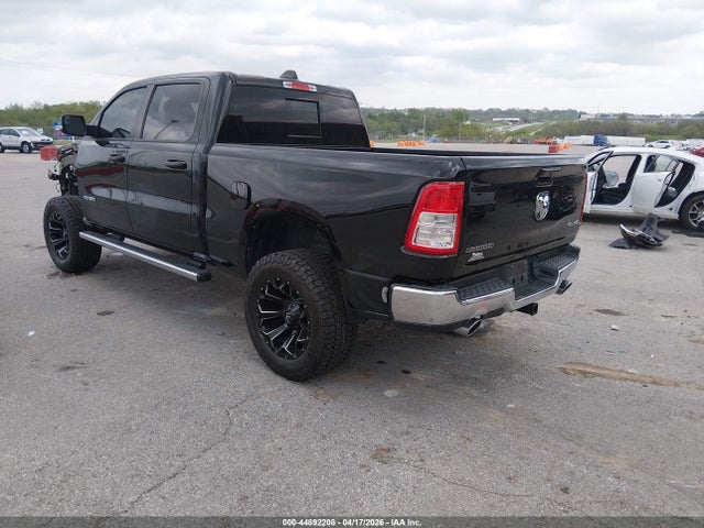 44892208 :رقم المزاد ، 1C6SRFMT3NN242434 vin ، 2022 Ram 1500 Big Horn  4x4 6'4 Box مزاد بيع