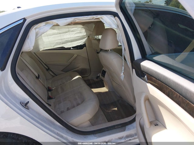 Продаж на аукціоні авто 2014 Volkswagen Passat 2.0l Tdi Sel Premium, vin: 1VWCN7A39EC114744, номер лоту: 44892246
