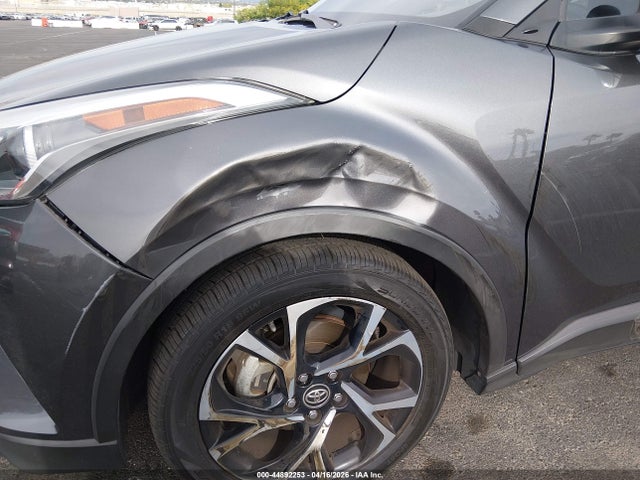 NMTKHMBX8JR016365 Toyota C-hr Xle Premium