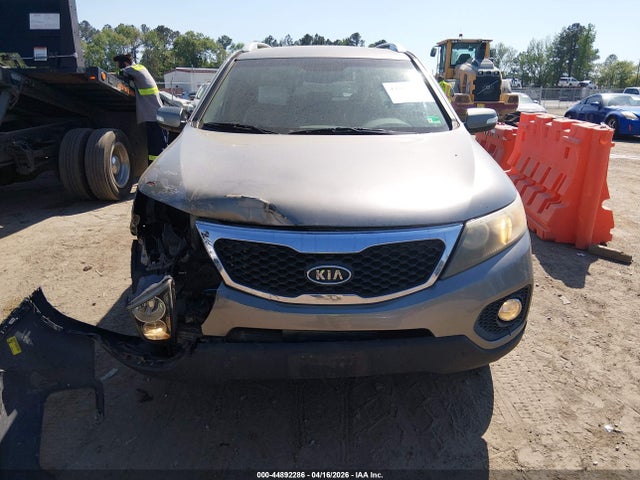 2011 Kia Sorento Lx მანქანა იყიდება აუქციონზე, vin: 5XYKTCA14BG156466, აუქციონის ნომერი: 44892286