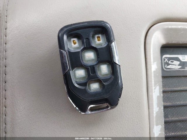 44892290 :رقم المزاد ، 1GKS2HKJ2GR331017 vin ، 2016 Gmc Yukon Xl Denali مزاد بيع