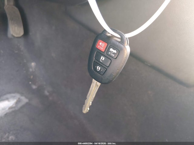 44892294 :رقم المزاد ، 4T1BF1FK7FU911512 vin ، 2015 Toyota Camry Se مزاد بيع