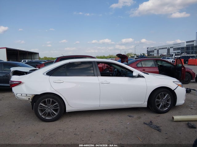 44892294 :رقم المزاد ، 4T1BF1FK7FU911512 vin ، 2015 Toyota Camry Se مزاد بيع
