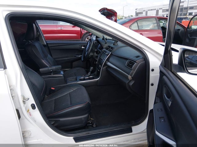 44892294 :رقم المزاد ، 4T1BF1FK7FU911512 vin ، 2015 Toyota Camry Se مزاد بيع