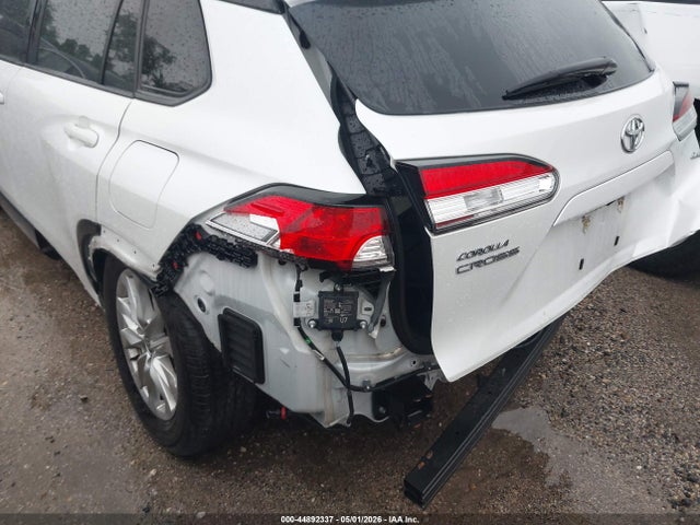 44892337 :رقم المزاد ، 7MUCAAAG3PV046608 vin ، 2023 Toyota Corolla Cross Le مزاد بيع