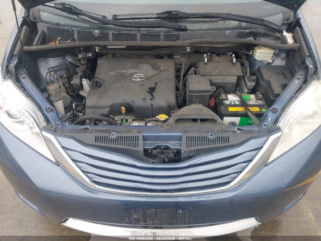 5TDKK3DC6FS674779 Toyota Sienna Le 8 Passenger