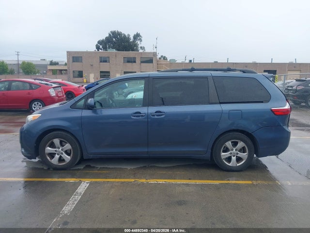 5TDKK3DC6FS674779 Toyota Sienna Le 8 Passenger