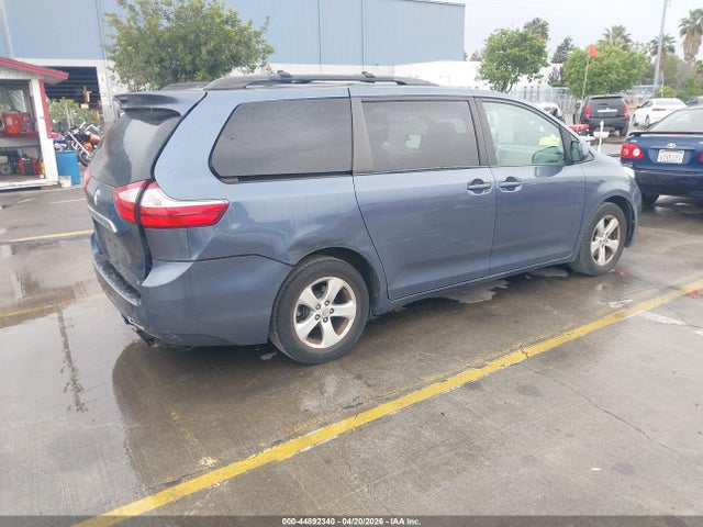 5TDKK3DC6FS674779 Toyota Sienna Le 8 Passenger