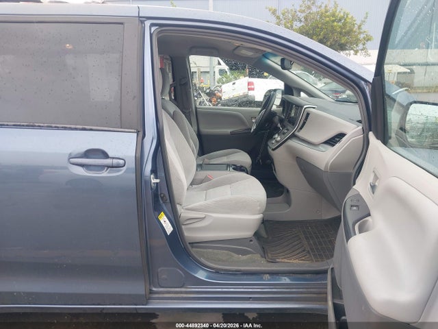 5TDKK3DC6FS674779 Toyota Sienna Le 8 Passenger