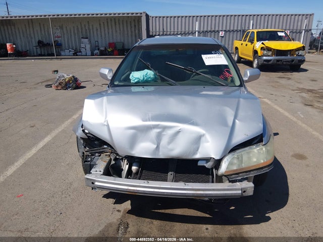Продажа на аукционе авто 2001 Honda Accord 2.3 Lx, vin: 1HGCG66581A111231, номер лота: 44892352