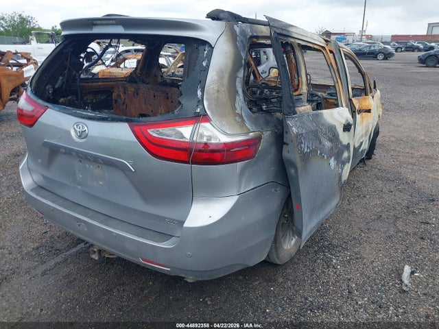 Aukcja sprzedaży 2017 Toyota Sienna Xle 8 Passenger, vin: 5TDYZ3DC2HS887995, numer aukcji: 44892358