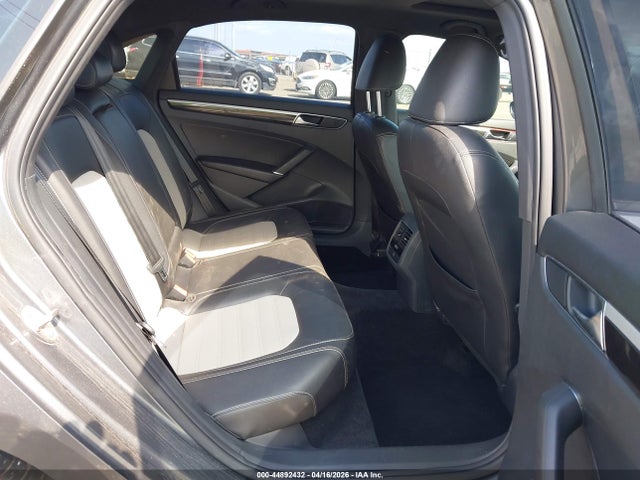 2018 VOLKSWAGEN PASSAT 1VWJM7A37JC048425 Photo 7