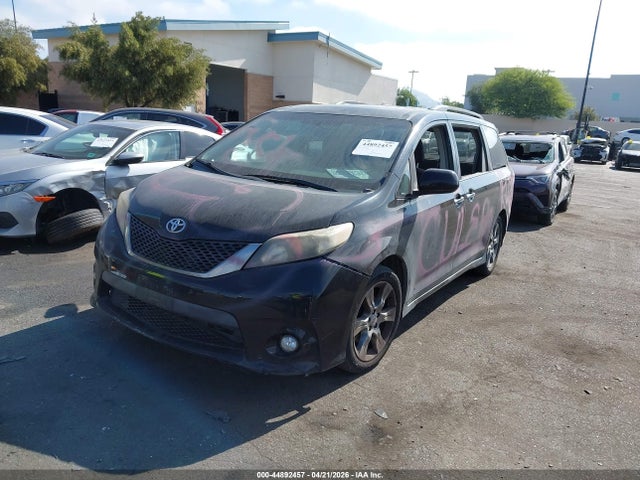 5TDXK3DC5ES413485 Toyota Sienna Se 8 Passenger