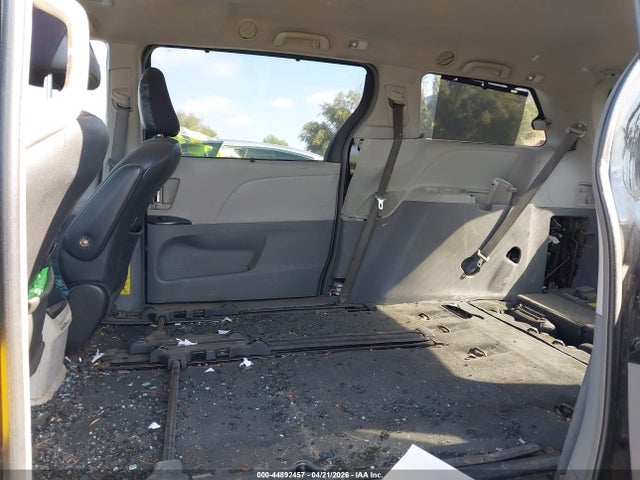 5TDXK3DC5ES413485 Toyota Sienna Se 8 Passenger