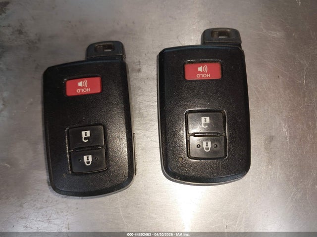 JTDKDTB30F1095006 Toyota Prius C Three