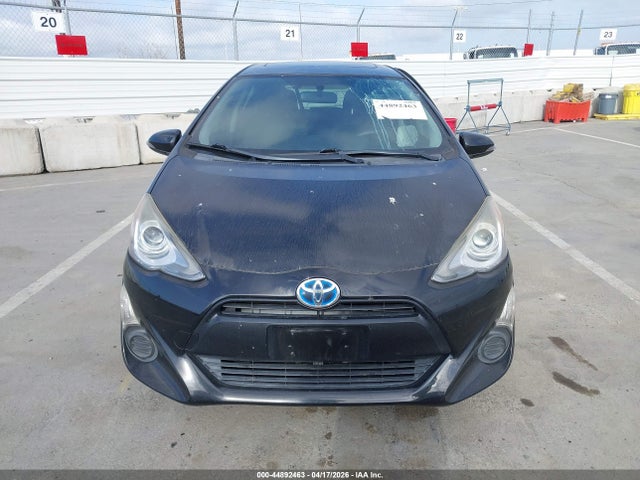 JTDKDTB30F1095006 Toyota Prius C Three
