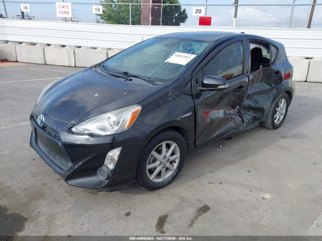 JTDKDTB30F1095006 Toyota Prius C Three