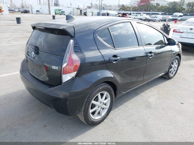 JTDKDTB30F1095006 Toyota Prius C Three