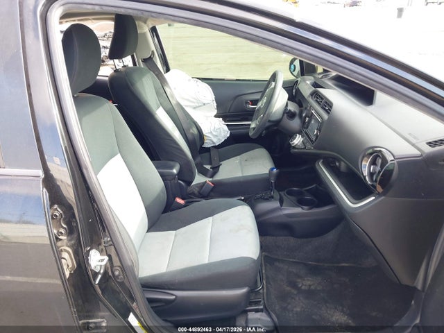 JTDKDTB30F1095006 Toyota Prius C Three