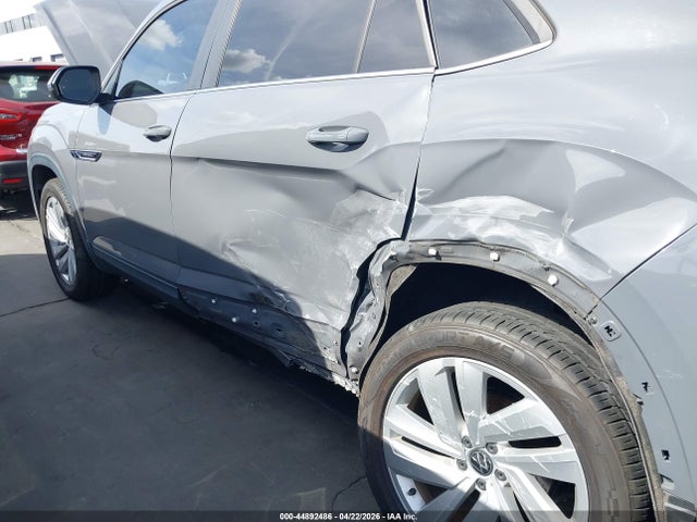 44892486 :رقم المزاد ، 1V2JC2CA4MC215783 vin ، 2021 Volkswagen Atlas Cross Sport 2.0t Se W/technology مزاد بيع