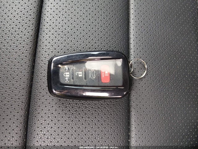2T3P1RFV1RC479302 Toyota Rav4 Xle