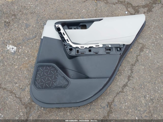 2T3P1RFV1RC479302 Toyota Rav4 Xle