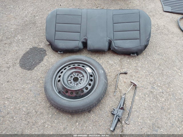 2T3P1RFV1RC479302 Toyota Rav4 Xle
