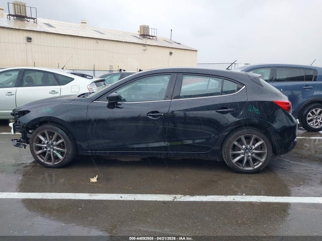 44892508 :رقم المزاد ، JM1BN1L34J1158021 vin ، 2018 Mazda Mazda3 Touring مزاد بيع