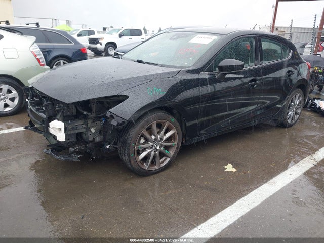 44892508 :رقم المزاد ، JM1BN1L34J1158021 vin ، 2018 Mazda Mazda3 Touring مزاد بيع