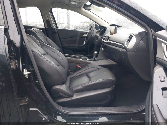 44892508 :رقم المزاد ، JM1BN1L34J1158021 vin ، 2018 Mazda Mazda3 Touring مزاد بيع