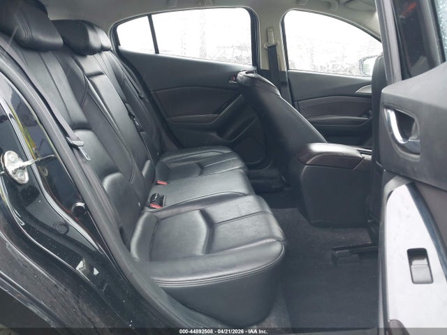 44892508 :رقم المزاد ، JM1BN1L34J1158021 vin ، 2018 Mazda Mazda3 Touring مزاد بيع