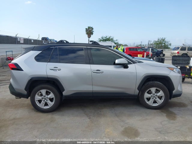 JTMW1RFV6KJ014318 Toyota Rav4 Xle