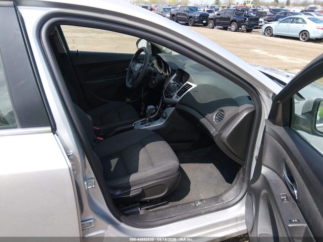 2016 CHEVROLET CRUZE LIMITED 1G1PE5SB6G7143668 Photo 4