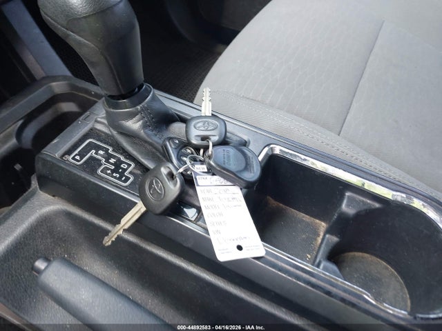 5TFAX5GN7JX109854 Toyota Tacoma Sr