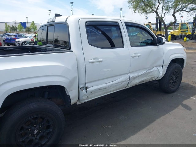 5TFAX5GN7JX109854 Toyota Tacoma Sr