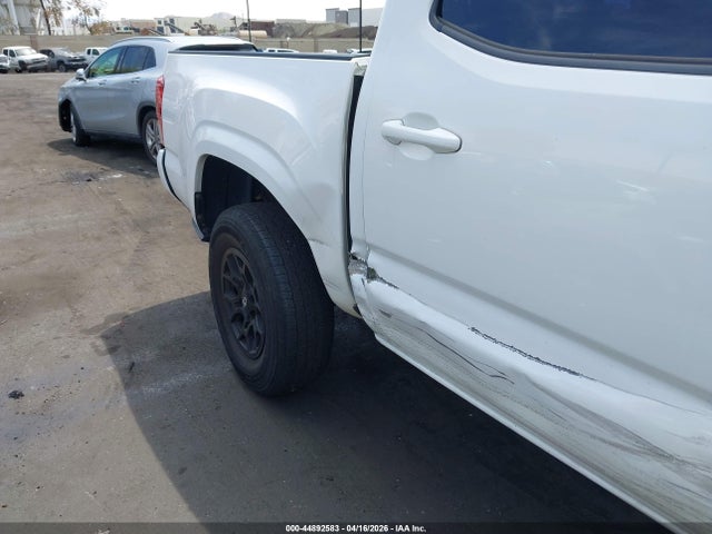 5TFAX5GN7JX109854 Toyota Tacoma Sr
