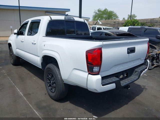 5TFAX5GN7JX109854 Toyota Tacoma Sr