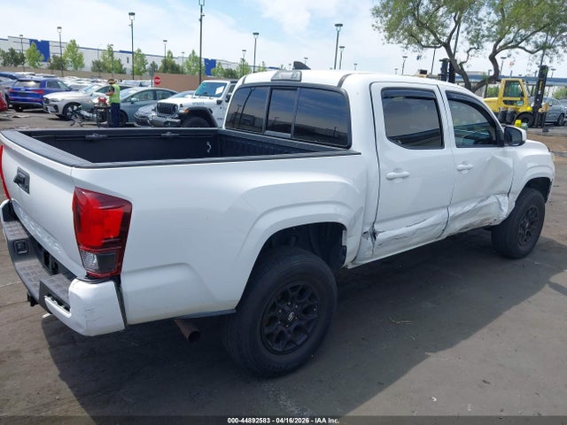 5TFAX5GN7JX109854 Toyota Tacoma Sr