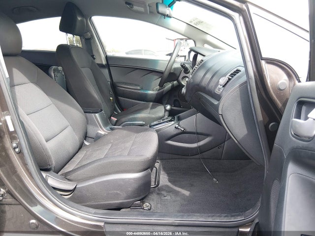 Продажа на аукционе авто 2017 Kia Forte Lx, vin: 3KPFK4A72HE114608, номер лота: 44892650