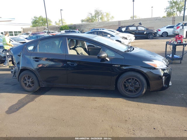 Toyota Prius Two 2015 JTDKN3DU8F0402303 Image 13