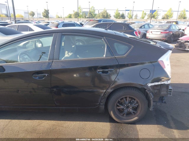 Toyota Prius Two 2015 JTDKN3DU8F0402303 Image 19
