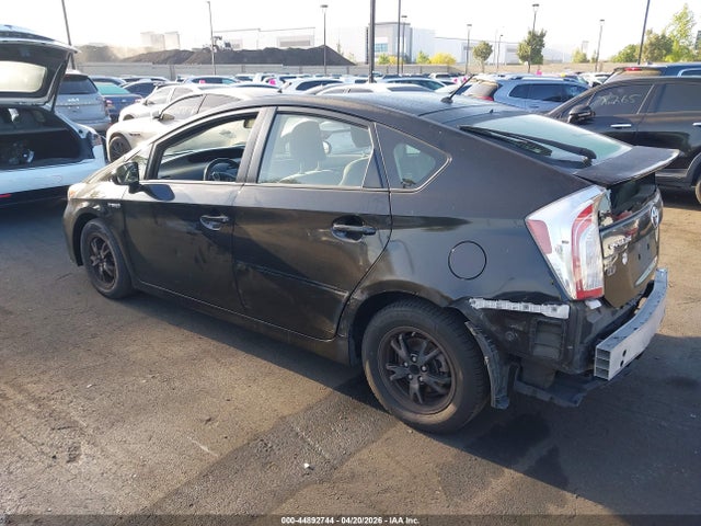 Toyota Prius Two 2015 JTDKN3DU8F0402303 Image 3